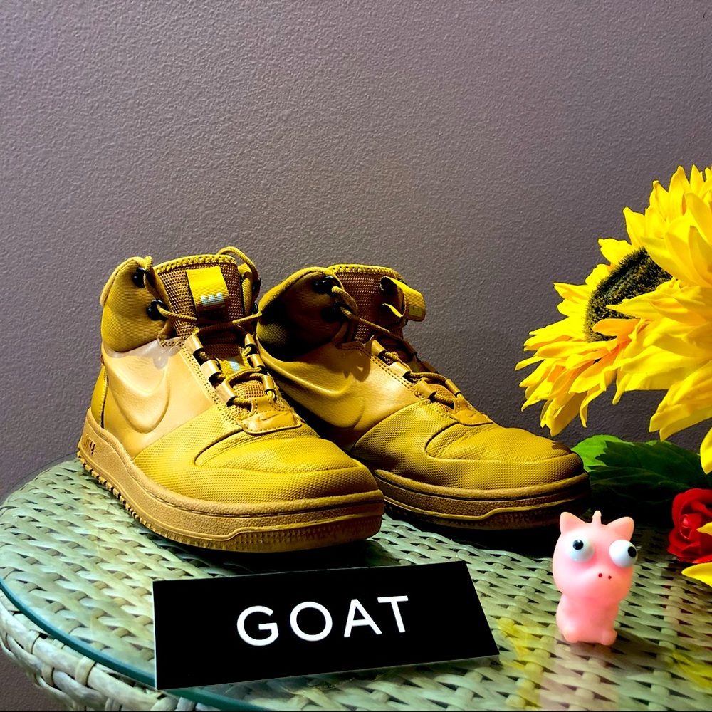Nike Path Winter/WNTR "Wheat" Size 7.5